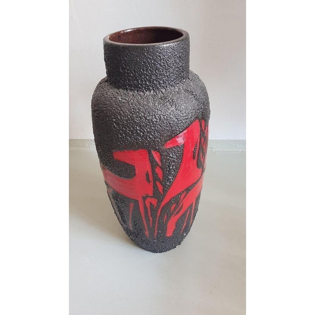 Mid-Century Modern Fat Lava Floor Vase with Horses in Red and Black from Scheurich Keramik, 1970s For Sale - Image 3 of 4