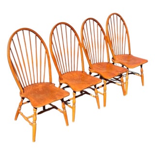Set of 4 Vintage Bow-Back Windsor Dining Chairs For Sale