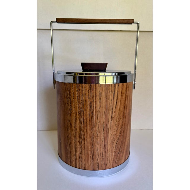 1960s Mid Century Modern Kromex Faux Wood Ice Bucket With Chrome Lid & Wood Accents For Sale - Image 11 of 12