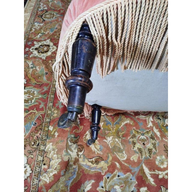 Napoleon III Pink Velvet Chaise Longue For Sale - Image 5 of 10