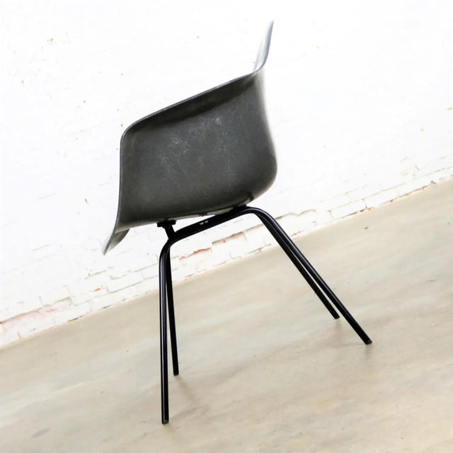 Mid-Century Modern Mid Century Modern Elephant Hide Gray Eames Herman Miller Molded Fiberglass Dax Arm Shell Chair H Base For Sale - Image 3 of 13