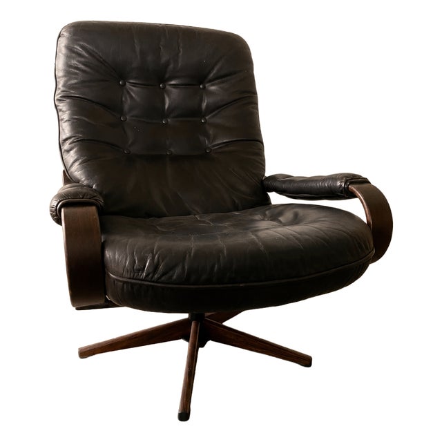 Scandinavian Black Leather Swivel Lounge Chair with Bentwood Frame, 1970s For Sale