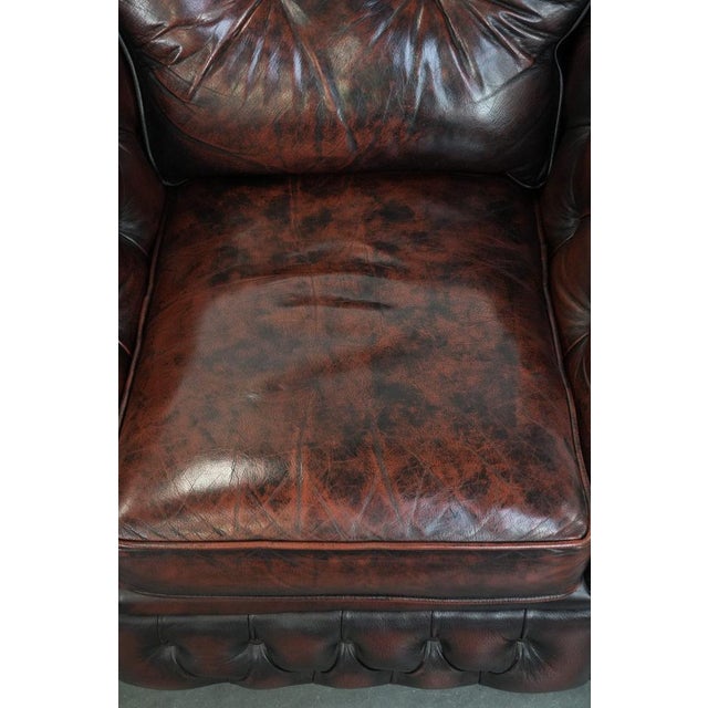 1990s English Style Red-Mottled Cowhide Chesterfield Armchairs, Set of 2 For Sale - Image 5 of 16
