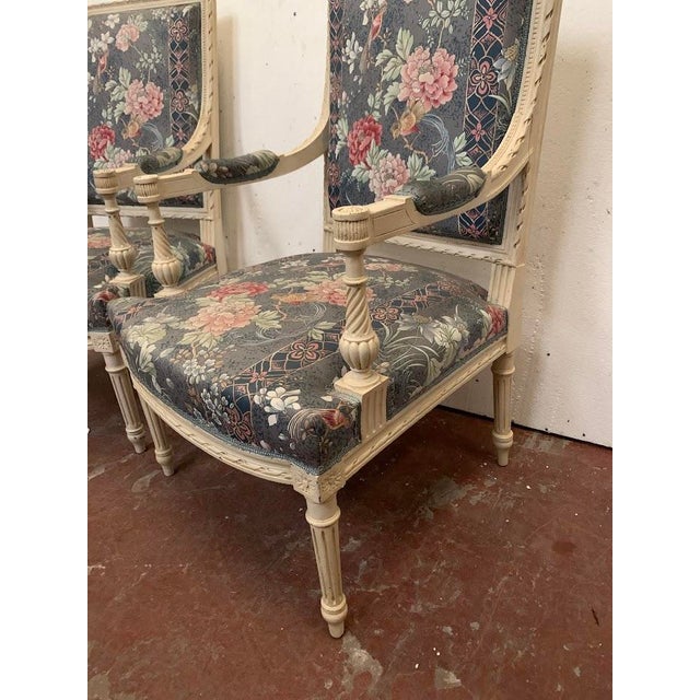 Louis XVI Style Armchairs in White Lacquered Beech, 20th Century, Set of 2 For Sale - Image 3 of 12