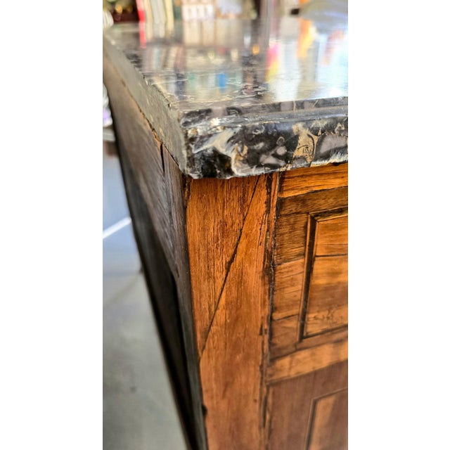 Marquetry Commode with Projecting Top For Sale - Image 12 of 18
