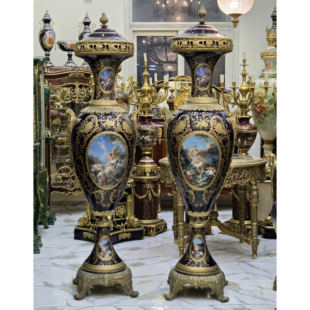 French Black Porcelain Vase With Gold Leaf Details & Cherub Angel Scenes – French Style Ornate Decorative Vase For Sale - Image 3 of 3