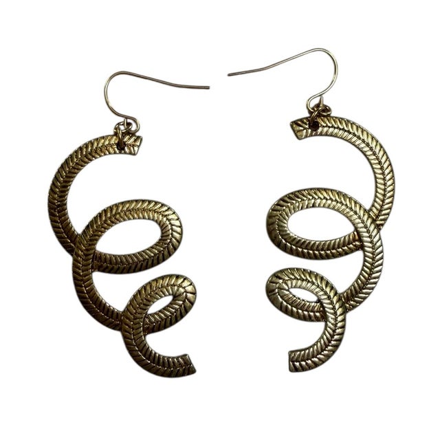 American Vintage 1980’s Brass Serpentine Style Earrings, A Pair For Sale - Image 3 of 4