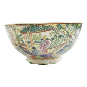18th Century Porcelain Chinese Export Rose Medallion Bowl