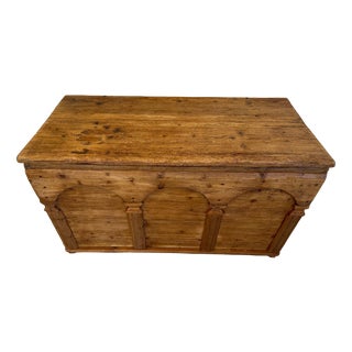 Farmhouse Storage Chest in Wood For Sale