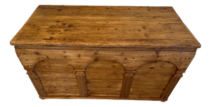 Farmhouse Storage Chest in Wood