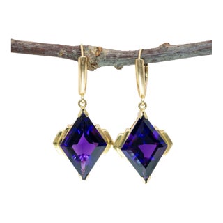 16Ct Zambian Amethyst Kite Earrings – Solid 14k Gold, 22x13mm Statement Studs, A Pair For Sale