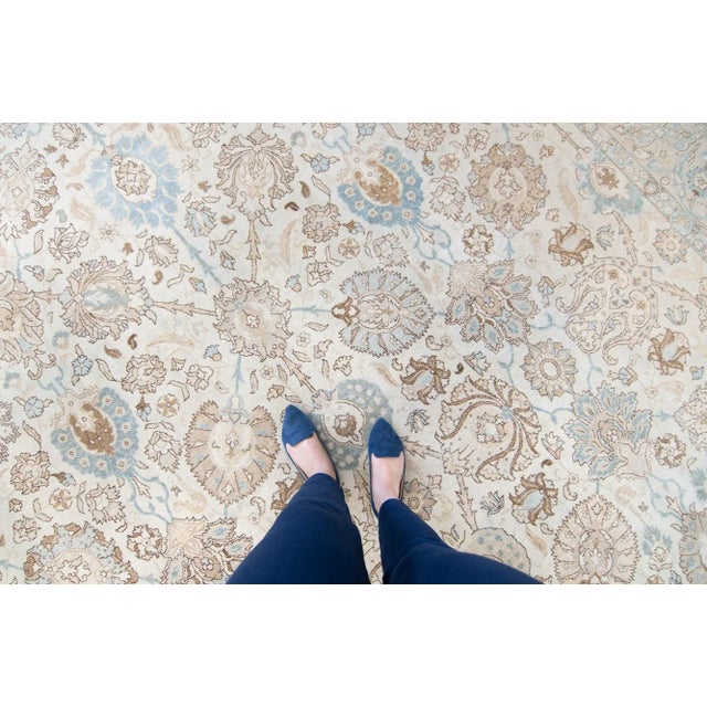 ✂ - - - - - m e a s u r e m e n t s: 9’6” x 13’1”, 289.6cm x 398.8cm, 49.8 Lbs C O L O R S base: beige accents: light...