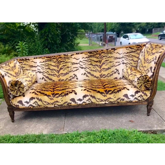 18th Century Large Italian Neoclassical Parcel Giltwood Récamier in Scalamandré Le Tigre Velvet For Sale - Image 4 of 12