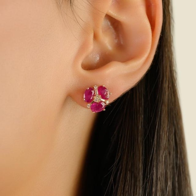 Modern 3 Ct Natural Ruby and Diamond Cluster Stud Earrings in 14k Yellow Gold- A Pair For Sale In New York - Image 6 of 14