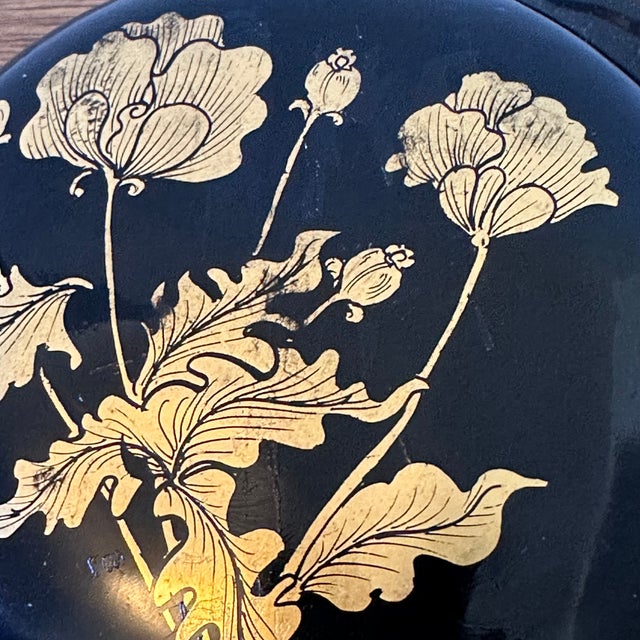 Early 20th Century Black Lacquered Round Box With Gold Florals For Sale - Image 4 of 5