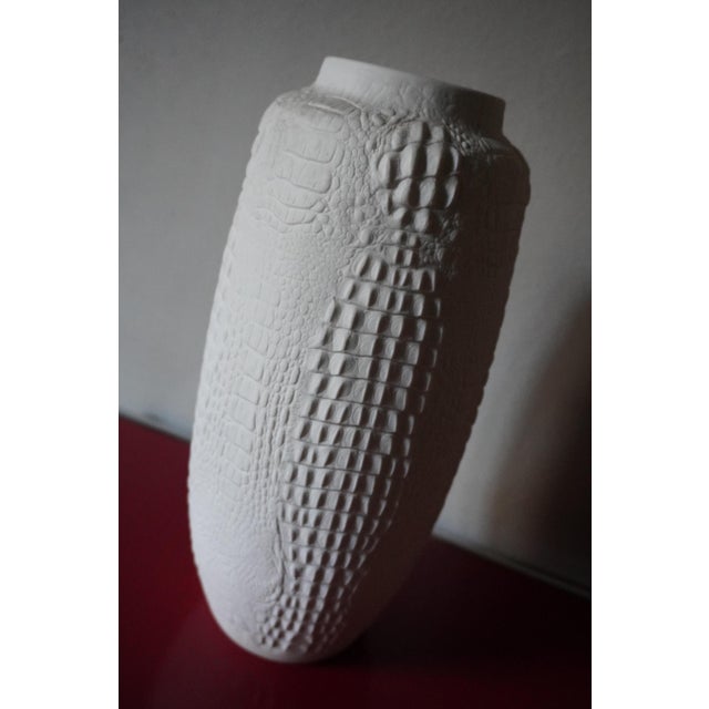 Vintage German Vase in Biscuit Porcelain from AK Kaiser, 1960s For Sale - Image 4 of 13