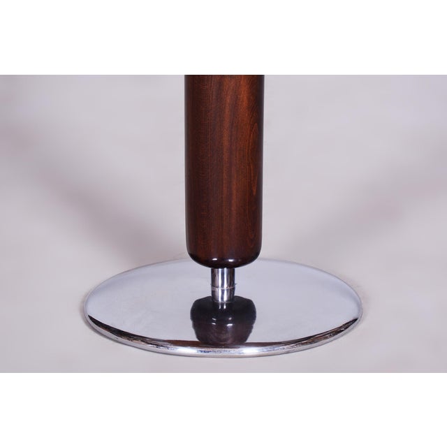 Art Deco Round Table in Walnut & Chrome attributed to Jindřich Halabala for Up Závody, Czech, 1930s For Sale - Image 6 of 9