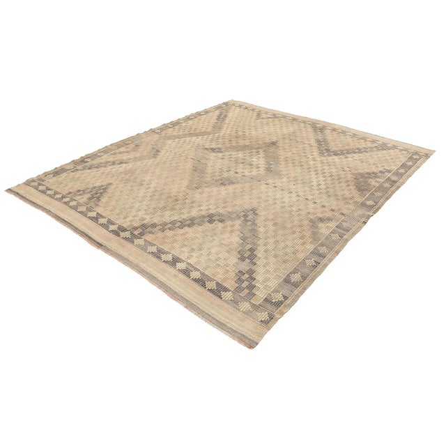 Traditional Mid 20th Century Vintage Embroidered Turkish Kilim Rug For Sale - Image 3 of 7