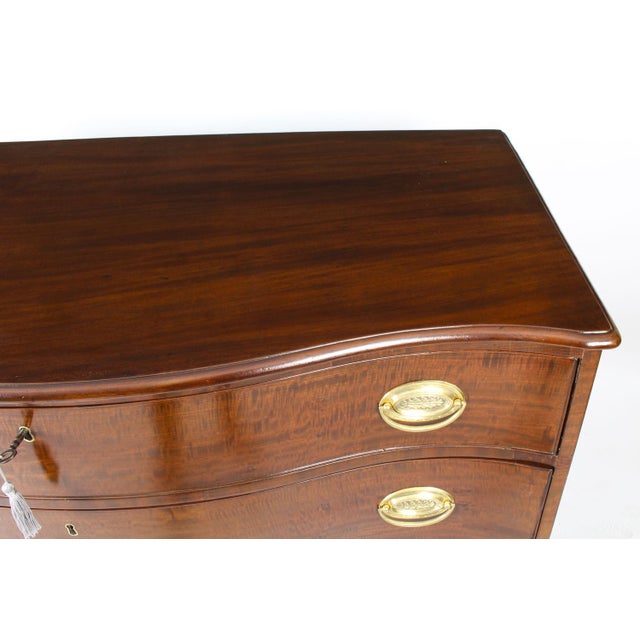 Antique George III Serpentine Flame Mahogany Chest Drawers, 18th Century For Sale - Image 5 of 15