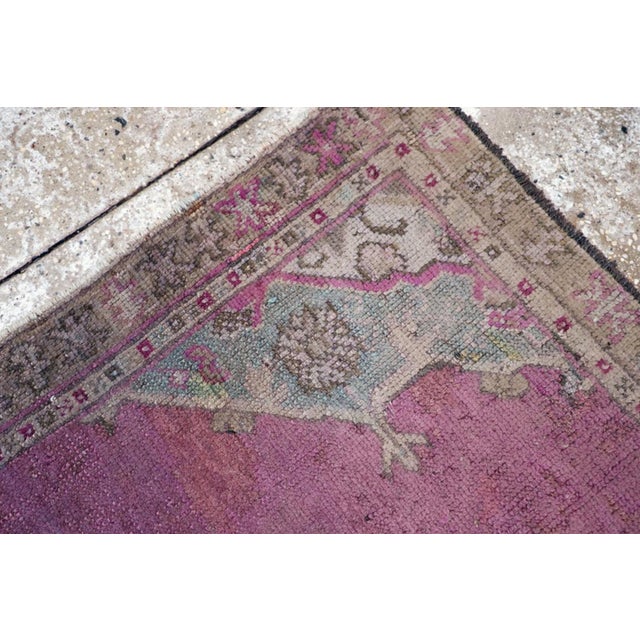 Early 20th Century Galerie Shabab Collection Early 20th Century Turkish Oushak Throw Rug For Sale - Image 5 of 6