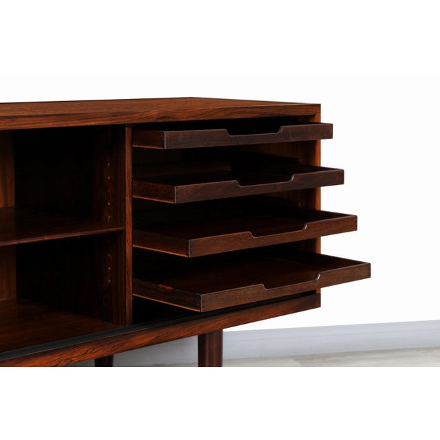 Danish Modern Rosewood Model-20 Credenza by Niels Otto Moller For Sale In Los Angeles - Image 6 of 13