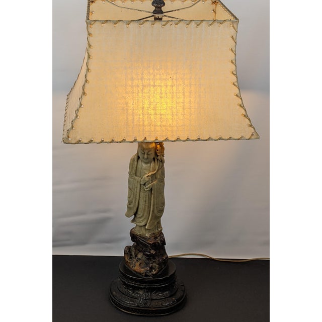 Chinoiserie Early 20th Century Chinese Carved Soapstone Guanyin Table Lamp For Sale - Image 3 of 18