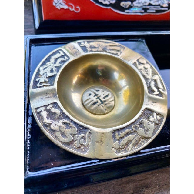 Red Mid 20th Century Japanese Red & Black Lacquer Cigarette Box With Mother-of-Pearl Inlay & Brass Ash Receiver For Sale - Image 8 of 12