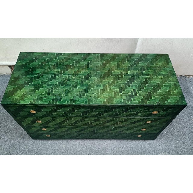 Classic quality and manufacturing of the brand. I have official proof of authenticity such as vintage catalogs, designer...