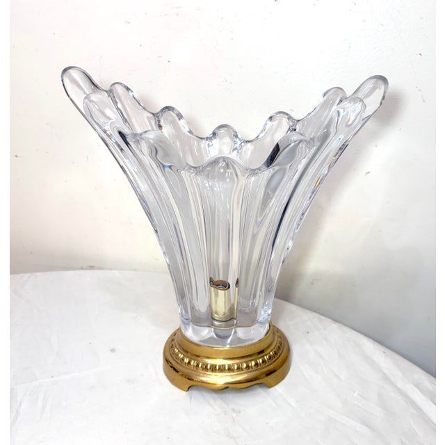 Brass Vintage French Hand Blown Clear Glass Crystal Brass Splash Electric Table Lamp For Sale - Image 8 of 12