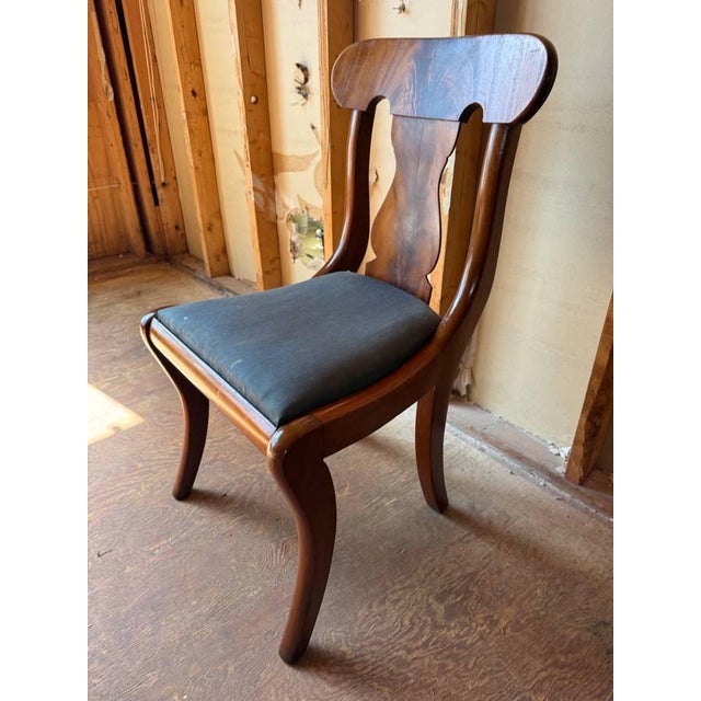 Early 20th Century Set of 6 Crotch Flame Mahogany Empire Style Saber Leg Dining Chairs For Sale In Washington DC - Image 6 of 18