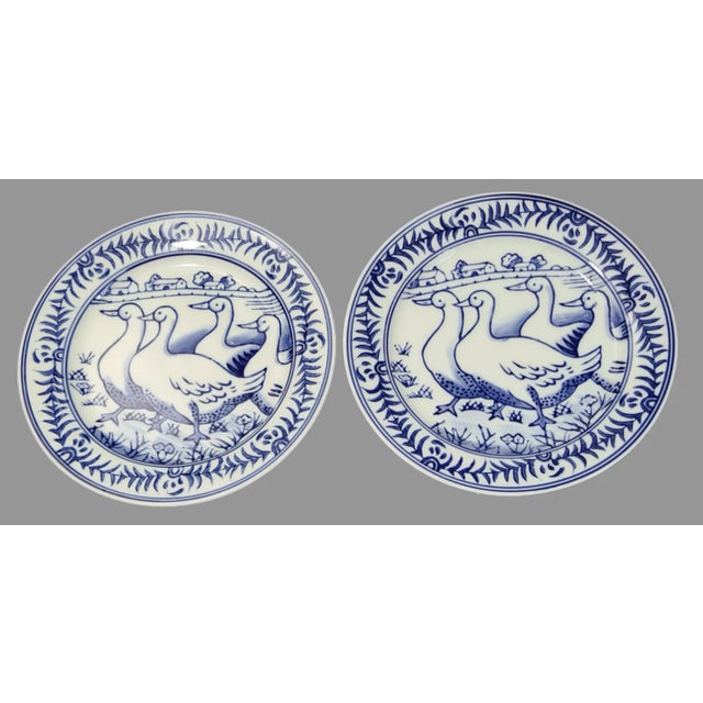 Add a touch of French countryside to your dining table with this pair of WIlliams-Sonoma luncheon plates. The blue and...