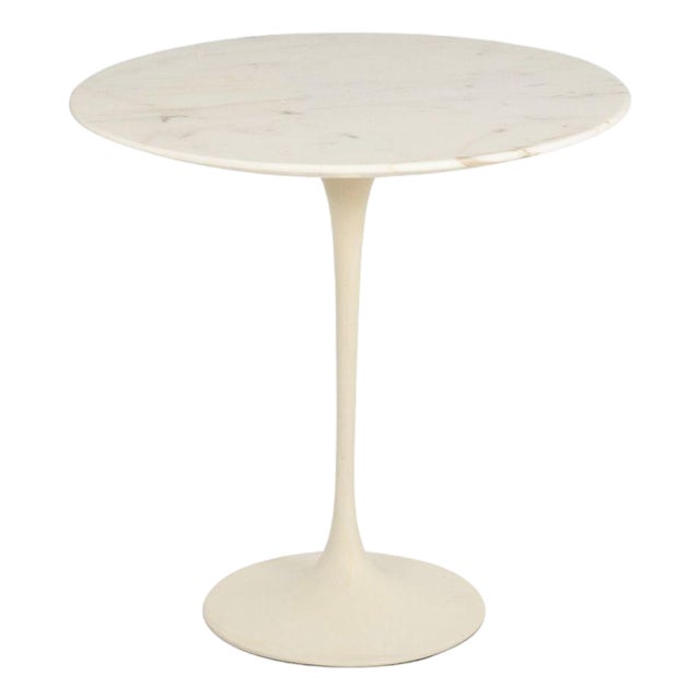 Eero Saarinen for Knoll “Tulip” Side Table, c.1960 – Early Carrara Marble Top For Sale