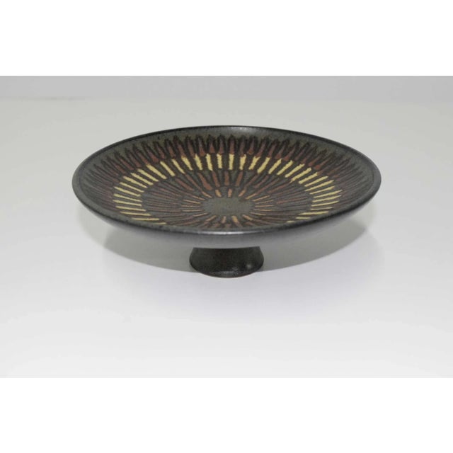 The American School Early 20th Century Clyde Burt Footed Tray Plate in Glazed Multicolored Stonewear For Sale - Image 3 of 6