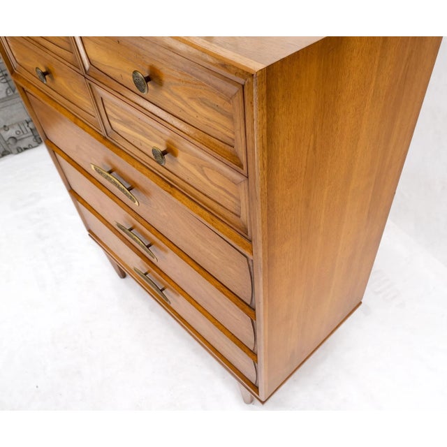 Heritage Furniture Light Walnut Hammered Brass Pulls 5 Drawer Chest of Drawers Dresser For Sale - Image 4 of 13