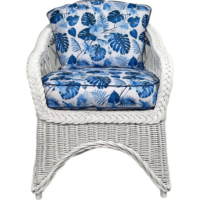 Two vintage wicker club chairs. With newly upholstered cushions. Lacquered in Benjamin Moore Super White gloss. Jazz up...