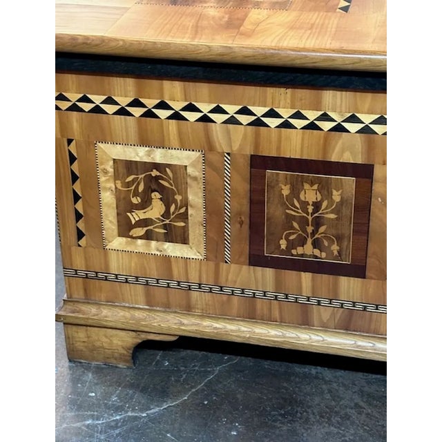 19th Century German Biedermeier Inlaid Walnut Trunk For Sale - Image 5 of 10