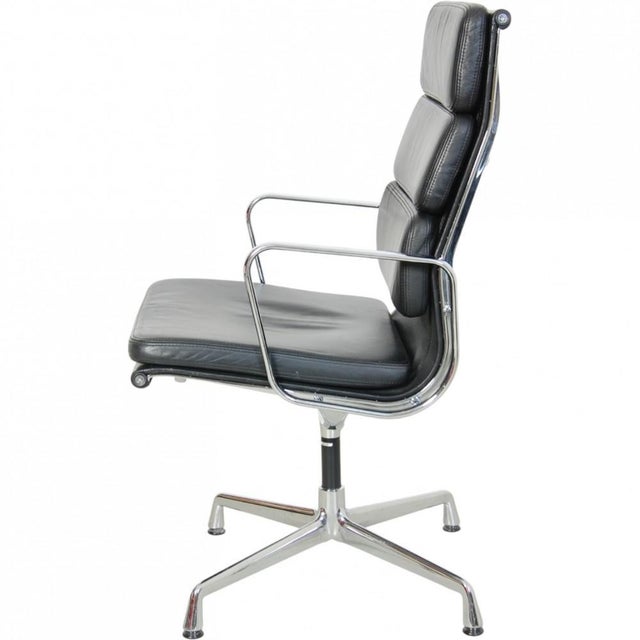 Vintage EA209 Softpad Chair in Black Leather by Charles Eames, 2000s For Sale - Image 13 of 18