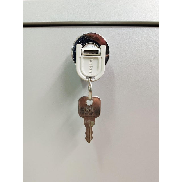 Fantoni Office Bookcase with Original Keys, 1980s For Sale - Image 4 of 8