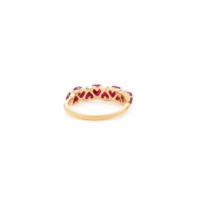 Metal 18k Gold Heart Cut Ruby Modern Wedding Band Ring for Bride Size 6.5 For Sale - Image 7 of 12