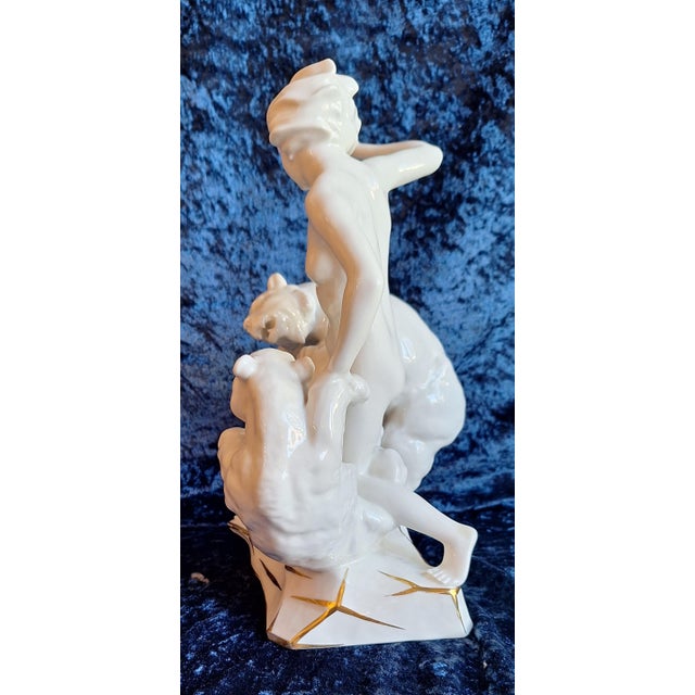 1920s Art Deco Jealousy Figurine in White Porcelain with Gold Decoration by Karl Tutter for Hutschenreuther, 1920s-1940s For Sale - Image 5 of 9