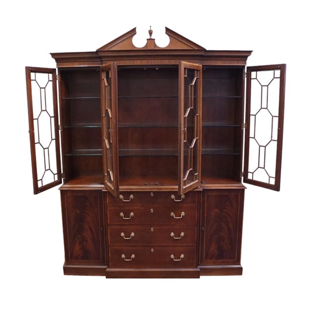 Late 20th Century Hickory White American Masterpiece Collection Solid Mahogany Traditional Style 65" Breakfront China Cabinet For Sale - Image 5 of 15