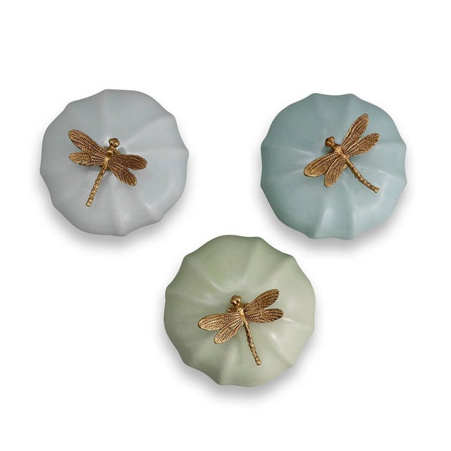 English Dragonfly Scallop Round Boxes, Set of 3 For Sale - Image 3 of 6