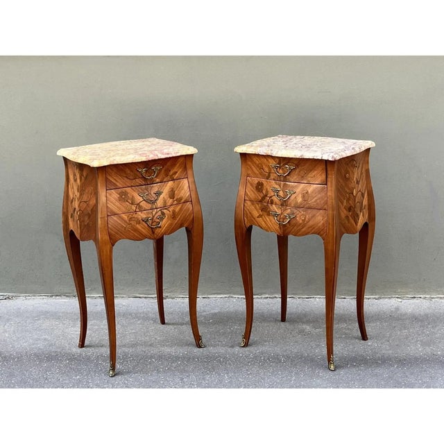 1940s 1940s Pair of French Louis XV Style Rosewood Side Tables Nightstands For Sale - Image 5 of 10