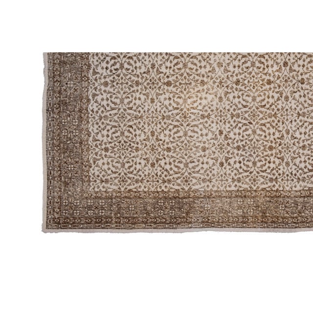 1970s Vintage Floral Oversize Turkish Oushak Rug- 6'9'' X 9'12'' For Sale - Image 5 of 12