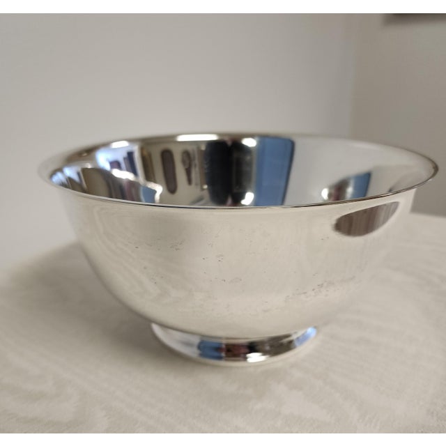 Named after the famous American patriot, this popular Tiffany design is inspired by an original motif on display at the...