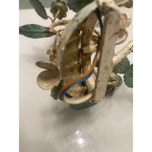 Single tole sconce 1950’s height 33 cm width 13 cm depth 22. Cm features 1 light requires e14 light bulb new wiring...