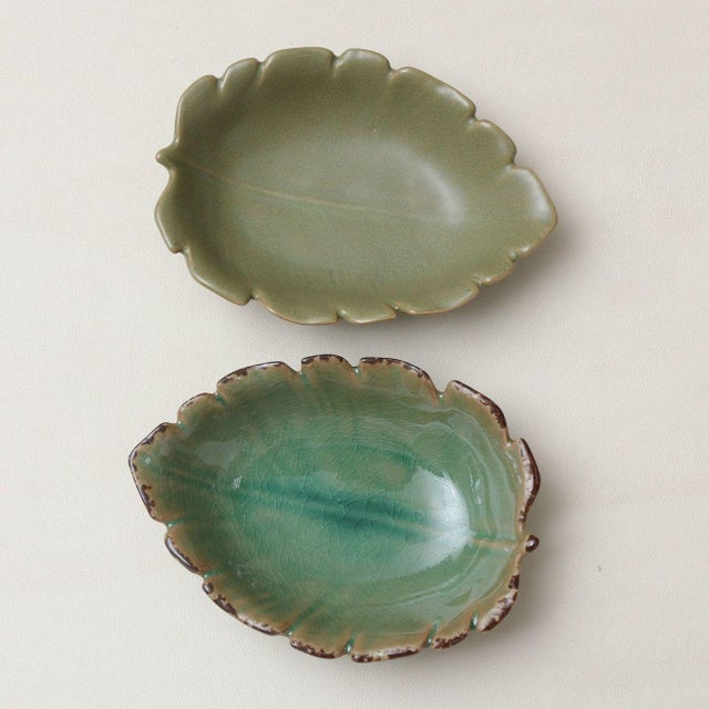 Japanese Kiln-Transmuted Leaf-Pattern Ceramic Small Dish - Set of 4 For Sale - Image 4 of 7