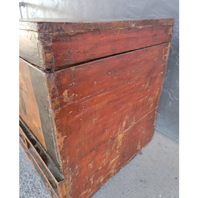 Antique Painted Chinese Trunk 19th Century For Sale - Image 12 of 17