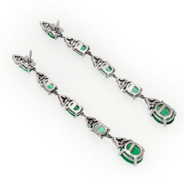 Contemporary Vintage 6.60ct Emerald & Diamond 14k White Gold Dangle Earrings, 2 pieces For Sale - Image 3 of 4
