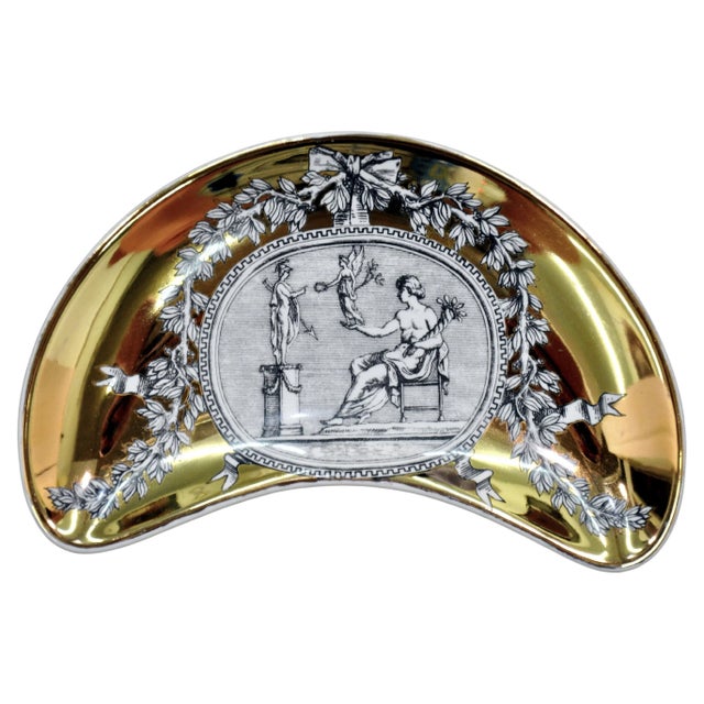 Hollywood Regency Set of Piero Fornasetti Medaglioni Gilt Porcelain Crescent Catchall Plates, 1960s For Sale - Image 3 of 10